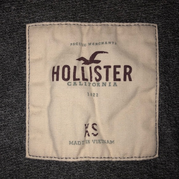 Hollister XS Cut Off Shoulder Top - Picture 4 of 4